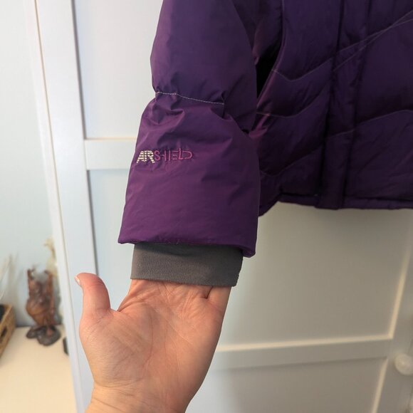 EUC Mountain Hardware down ski jacket - Picture 4 of 9